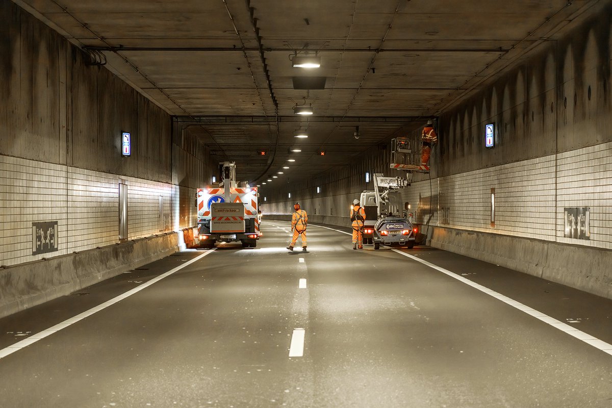 We zijn vandaag officieel gestart met het groot onderhoud aan de Roertunnel en Tunnel Swalmen (A73)! Dat doen we samen met <a href="/Croonwolterdros/">Croonwolter&dros</a>, in opdracht van <a href="/Rijkswaterstaat/">Rijkswaterstaat</a>. #ballastnedam #limburg