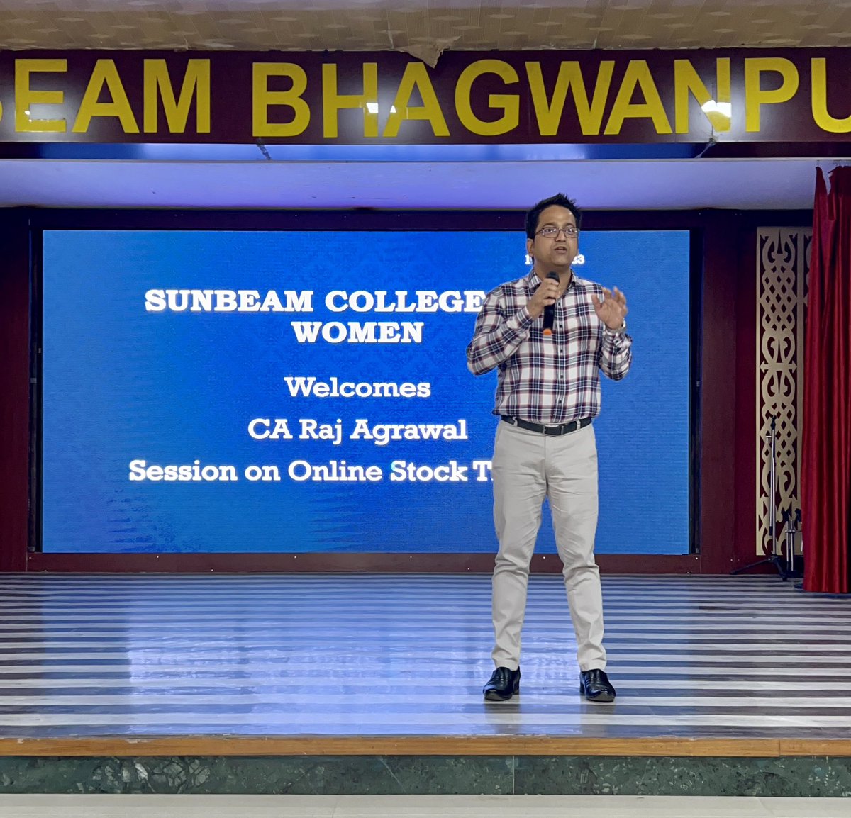 Thrilled to have been invited by Sunbeam College For Women, Bhagwanpur to share my expertise in the world of Stock Market. An incredible experience engaging with bright minds discussing the intricacies of financial markets!

#StockMarket #FinancialLiteracy #studyathome #trading
