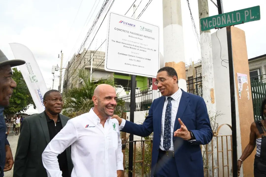 Cemex/Caribbean Cement Company Limited proudly joined Prime Minister, the Most Hon. Andrew Holness, at the commissioning of a remarkable concrete pavement solution in the community of McDonald Place, within his St. Andrew West Central constituency.