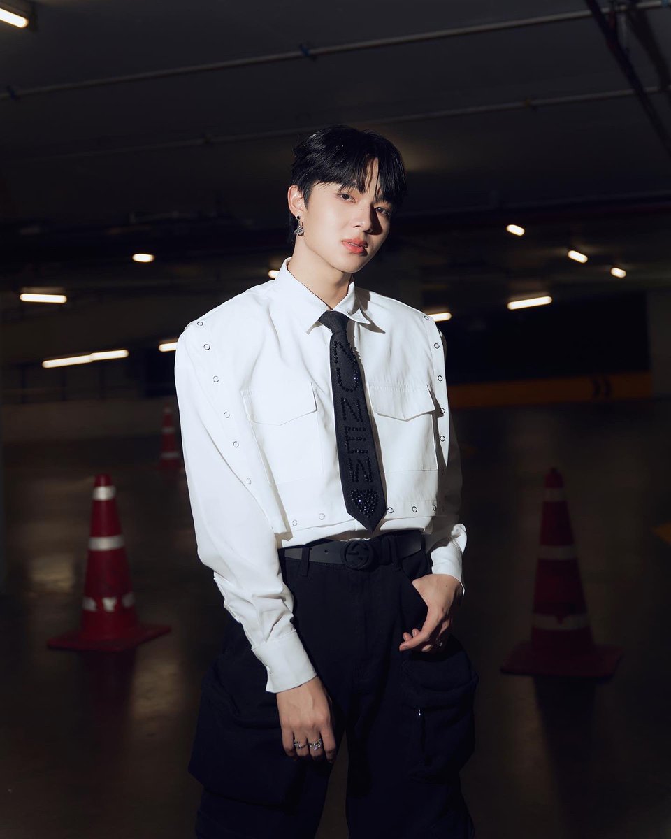 CwrNew's tweet photo. NUNEW 🤍🖤 https://t.co/HeYgGxHJi5