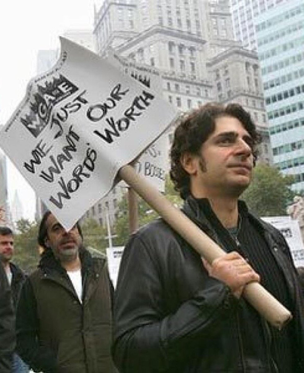 timeimmemorial_'s tweet photo. The Sopranos on the picket line https://t.co/j44vUq0F5f