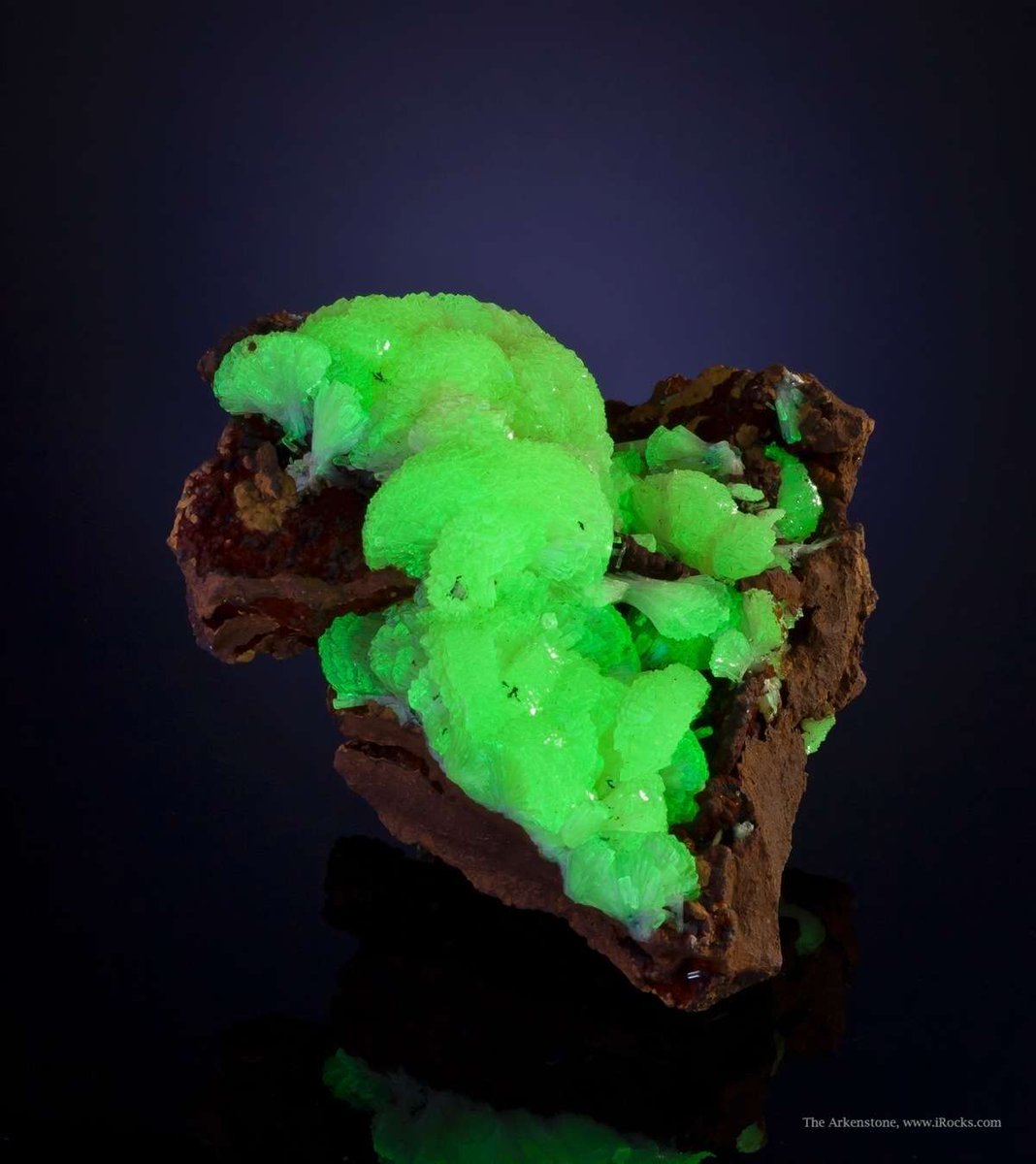 am_a_neo's tweet image. What is #Adamite?
Adamite is a rare and stunning #mineral that belongs to the arsenate group. Named after French mineralogist Gilbert-Joseph Adam it was first discovered in the early 19th #century. This #gemstone is renowned for its vibrant colors and distinctive #Crystal  form.