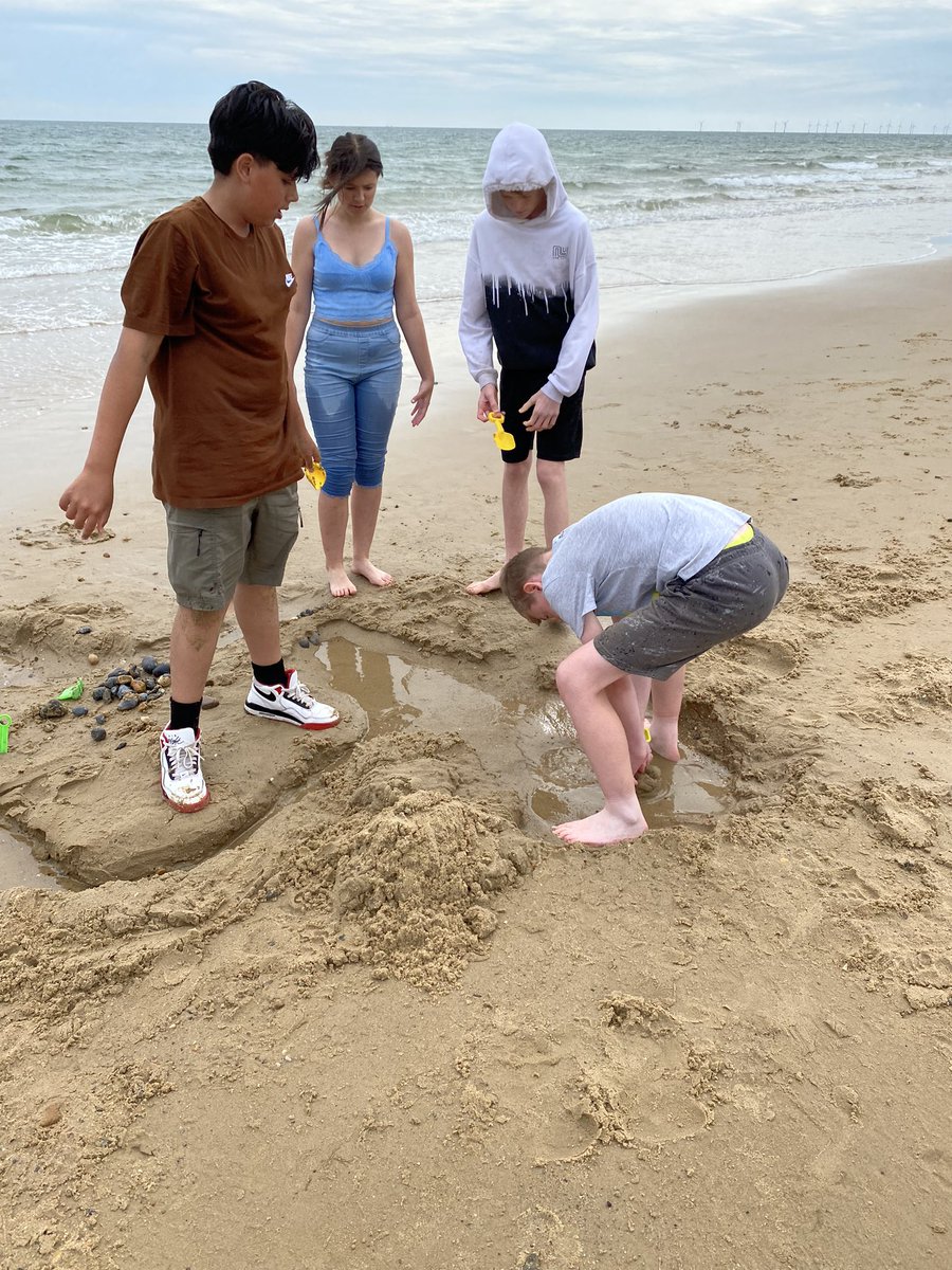 Beach fun, hole digging and Nosecco! What a great end to activities week! Thank you to Mrs Allard for all the organising and the great company of the Go Wild team! @FraminghamEarl @JamieESMather @Fram_KS4_DoL