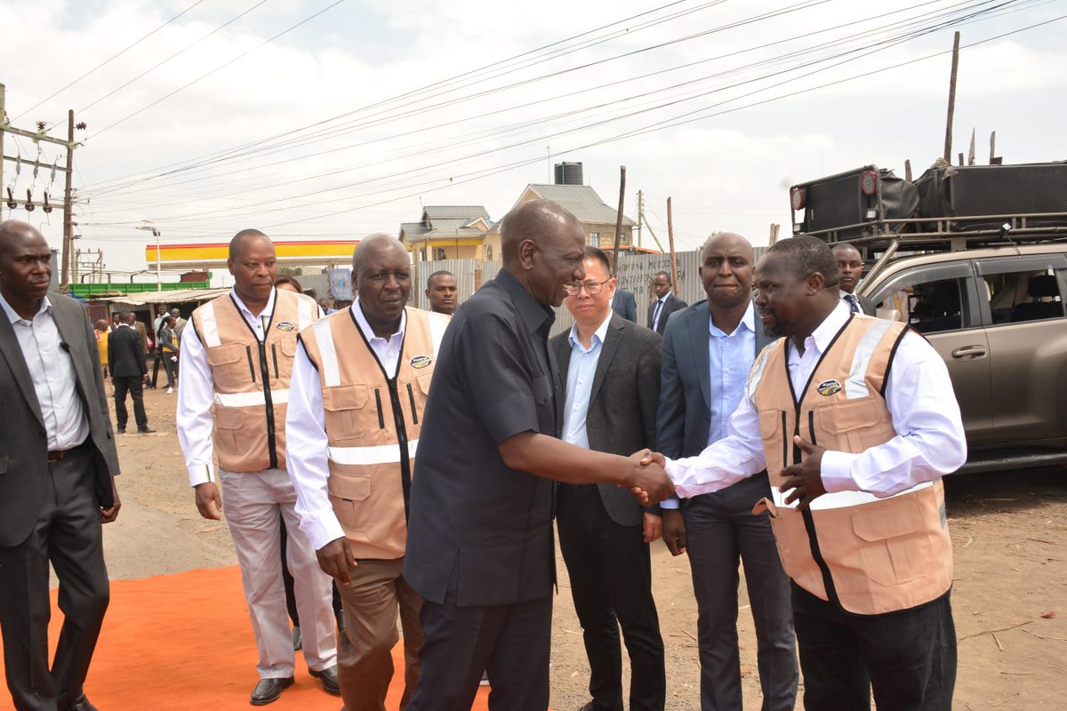 President <a href="/WilliamsRuto/">William Samoei Ruto, PhD</a> meets <a href="/KeNHAKenya/">Kenya National Highways Authority (KeNHA)</a> Deputy Director, Corporate Affairs Mr. Samuel Kumba when the President inspected road projects in Nakuru County. Looking on is <a href="/KeNHAKenya/">Kenya National Highways Authority (KeNHA)</a> DG Kungu Ndung'u.