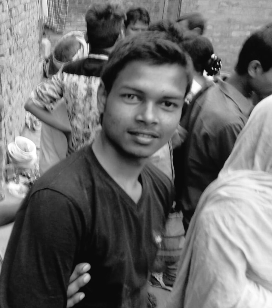 Techmodee's tweet image. Pahchano Kis CRICKETER 🏏
Ke Bachpan Ki Photo Hai? 🤔

#quiz
#Cricket #cricketlovers #cricketquiz