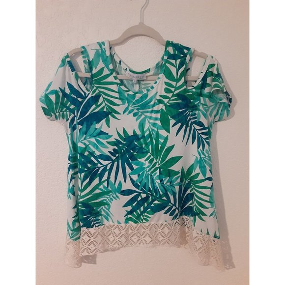 willowsfinds's tweet photo. So good I had to share! Check out all the items I'm loving on @Poshmarkapp #poshmark #fashion #style #shopmycloset #nintendo #cestlavie #lularoe: https://t.co/bANU1JU16q https://t.co/w2omCpXamD