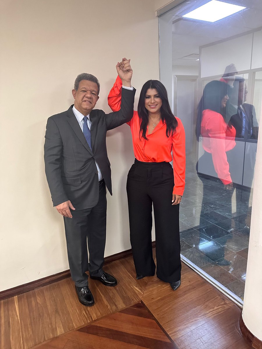 Margaritafrd's tweet photo. Dos candidaturas que vencerán en el 2024, @LeonelFernandez presidente y #MargaritaFeliciano Diputada por la #Circ1DN porque en la @FPcomunica trabajamos con unidad por los mejores intereses del partido y del pueblo dominicano. https://t.co/WARzxcobGf