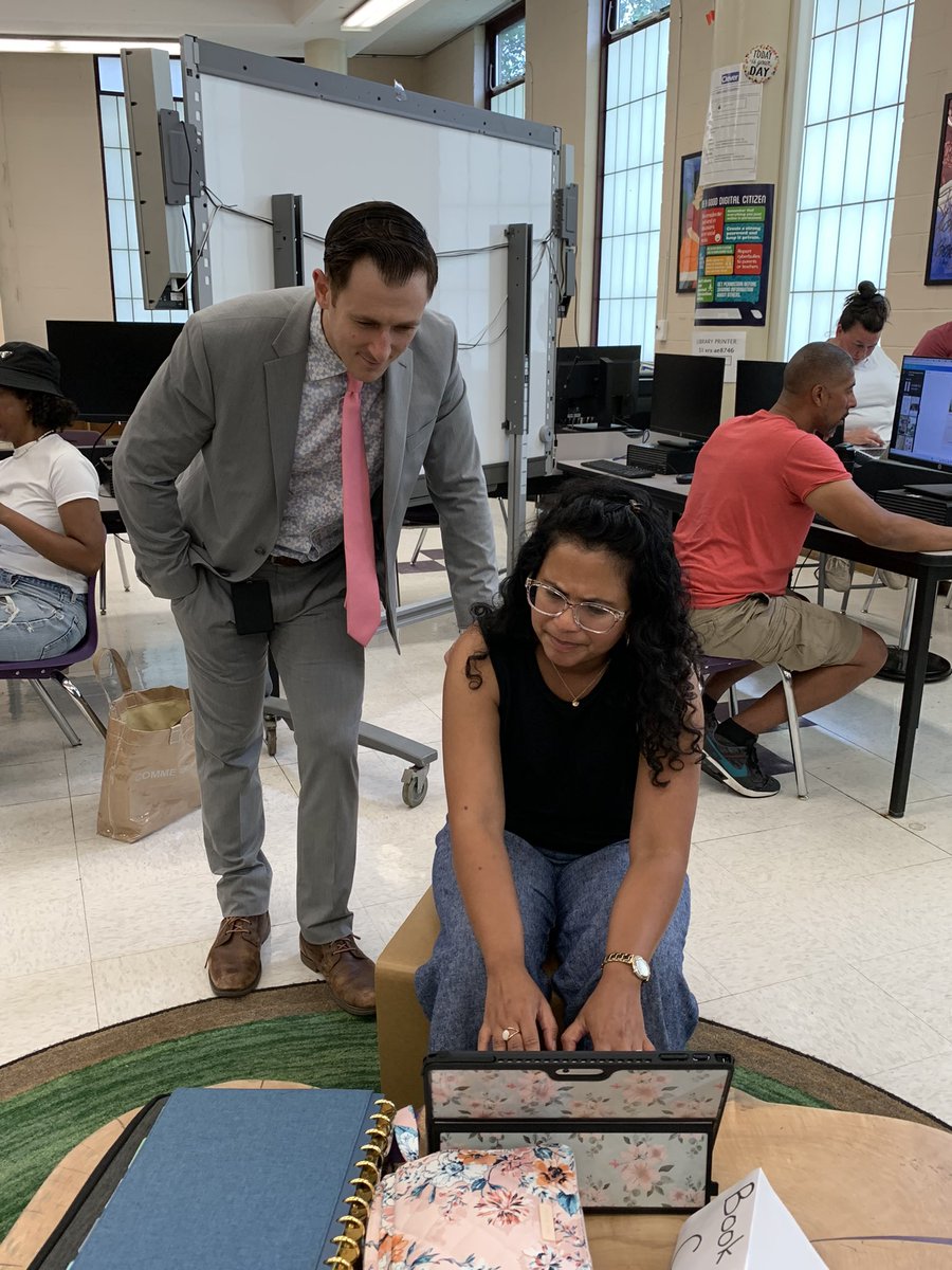 YPS_Inquiry's tweet image. The final day of the YPS Integrating Technology training! Thank you Mr. Kheyman for organizing this amazing week of training and for Ms. Pilati and the CTSC team for facilitating! @YonkersSchools @SuptQuezada @RcollinsJudon @YPSlearning @YPS_edTech @CTSC_TC