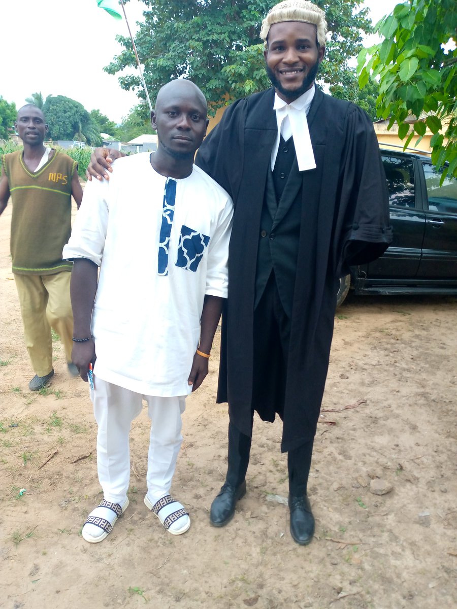PatooEmmanuel's tweet image. Today, I found meaning in my profession.
A guy falsely accused of rape & who has been in jail since 2019 because he couldn't afford a lawyer was represented pro bono by our law firm. I had the privilege of writing the final address.
Today, the Court has set him free. 🕺