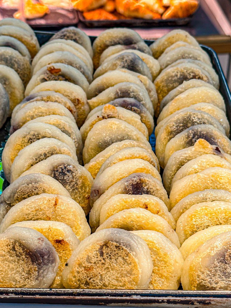 BXalmard's tweet photo. My Favorite Bean Paste Glutinous Rice Cake https://t.co/v8rnGaDPnG