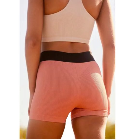 So good I had to share! Check out all the items I'm loving on <a href="/Poshmarkapp/">Poshmark</a> from <a href="/Jacobkeen78/">Jacob keen</a> #poshmark #fashion #style #shopmycloset #loft #screenstarsbest #fpmovementbyfreepeople: posh.mk/7WespeCKqBb