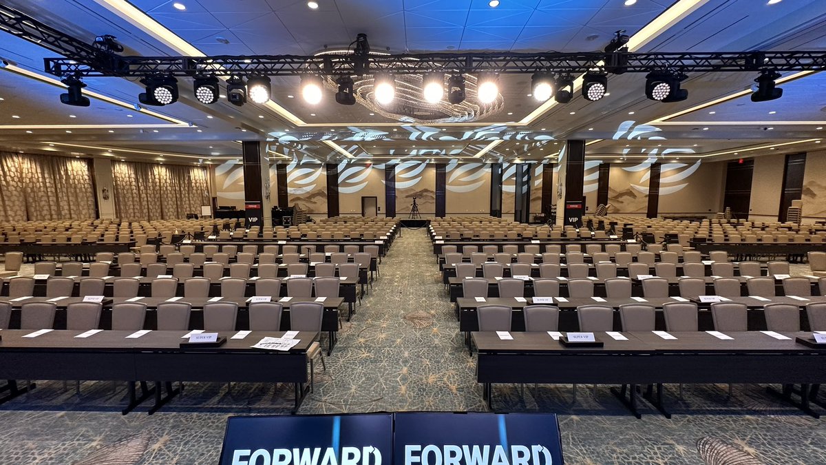 Chris Do (@thechrisdo) on Twitter photo I’m going on stage in 30 mins to talk about personal branding. Calm before the storm at Forward Event. With <a href="/neelhome/">Neel Dhingra</a> I’m going on stage in 30 mins to talk about personal branding. Calm before the storm at Forward Event. With <a href="/neelhome/">Neel Dhingra</a>