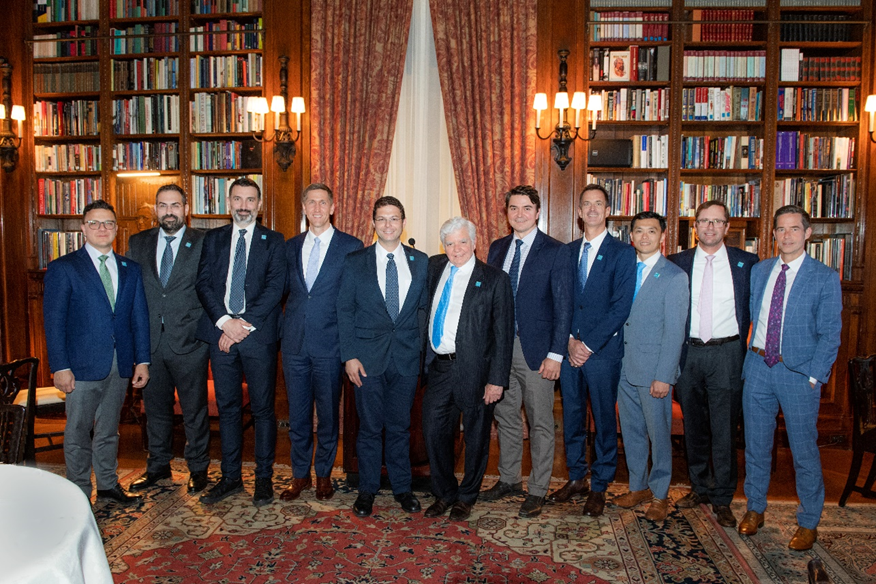 Thanks to all of our past #snfcjrc fellows for traveling from across the world to celebrate the 5-year anniversary of the Stavros Niarchos Foundation Complex Joint Reconstruction Center
Looking forward to the continued expansion of our international collaboration!
<a href="/SNForg/">Stavros Niarchos Foundation (SNF)</a> #MedEd