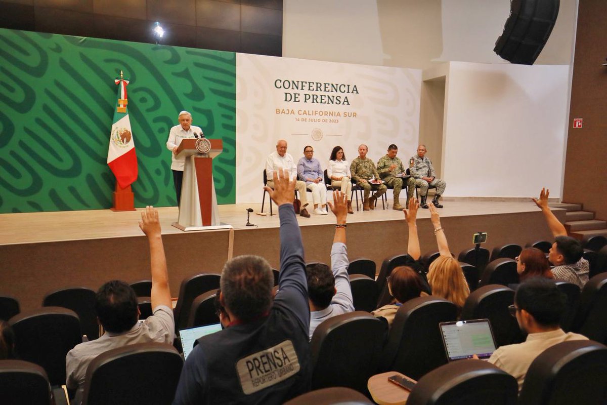 GobBCS's tweet photo. #ConferenciaPresidente | Gracias al trabajo diario y coordinado con @SSPCMexico se siguen reduciendo los delitos y continúan los buenos resultados en materia de seguridad en beneficio de las familias sudcalifornianas. https://t.co/49OJbkgOt9