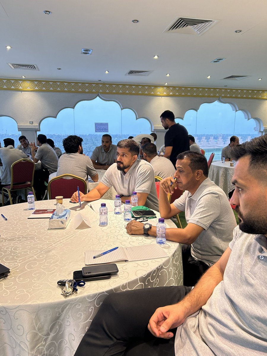 بالتعاون مع نادي الجيل  <a href="/jeel_club/">نادي الجيل السعودي</a> وشركة الاحساء للسياحة <a href="/ahsa_Tourism/">شركة الأحساء للسياحة</a> وأرض الحضارات / جبل القارة <a href="/Landofcivi/">أرض الحضارات | جبل القارة</a> انطلاق اليوم من ورشة عمل برمجة الخطة السنوية والتي يقدمها الكابتن خالد العطوي <a href="/khaled_alatwi17/">Khalid Atawi خالد العطوي</a>