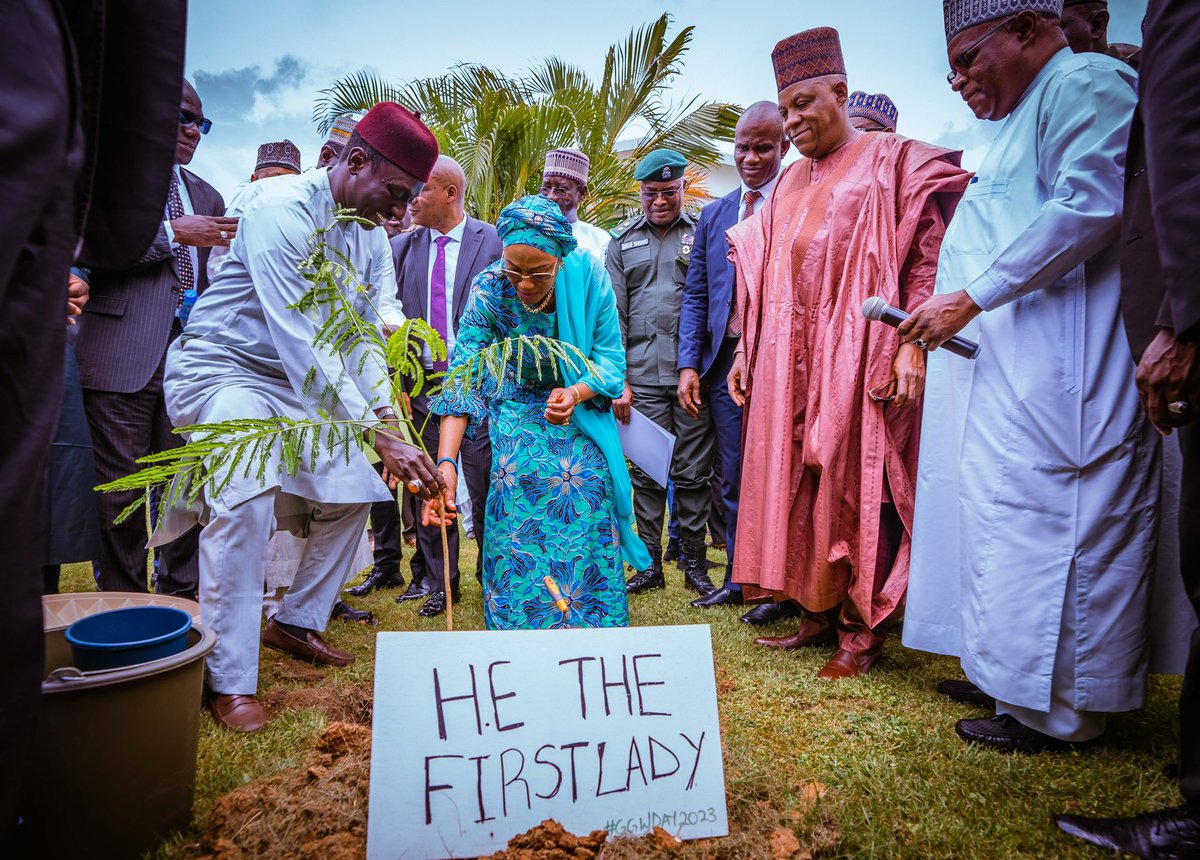 groasis's tweet photo. Vice President @KashimSM appealed to recognize the Great Green Wall as “an emergency rescue operation.” 
The distinguished guests of honour (H.E @officialSKSM &amp; H.E First Lady Sen. @ibrahimMbomai Perm. Sec. @FMEnvng @fmeclimateng ) @officialABAT 
#GGWDay2023 #Groasis #Waterboxx https://t.co/vO3OFhGeC9