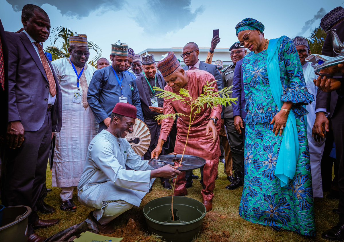 groasis's tweet photo. Vice President @KashimSM appealed to recognize the Great Green Wall as “an emergency rescue operation.” 
The distinguished guests of honour (H.E @officialSKSM &amp; H.E First Lady Sen. @ibrahimMbomai Perm. Sec. @FMEnvng @fmeclimateng ) @officialABAT 
#GGWDay2023 #Groasis #Waterboxx https://t.co/vO3OFhGeC9