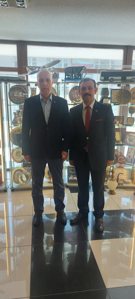 hibrahimtopcu18's tweet photo. #Petrolişçankırı 
TÜRK-İŞ Başkanımız Sn.Ergün ATALAY beye
ÇANKIRI da Petrol-iş ve TÜRK-İŞ hakkında birifing verdim, 
Hoş sohbeti,ilgi ve Alakası için Ergün Atalay Başkanımıza teşekkür ederim,,, https://t.co/lx2uSwnaHd