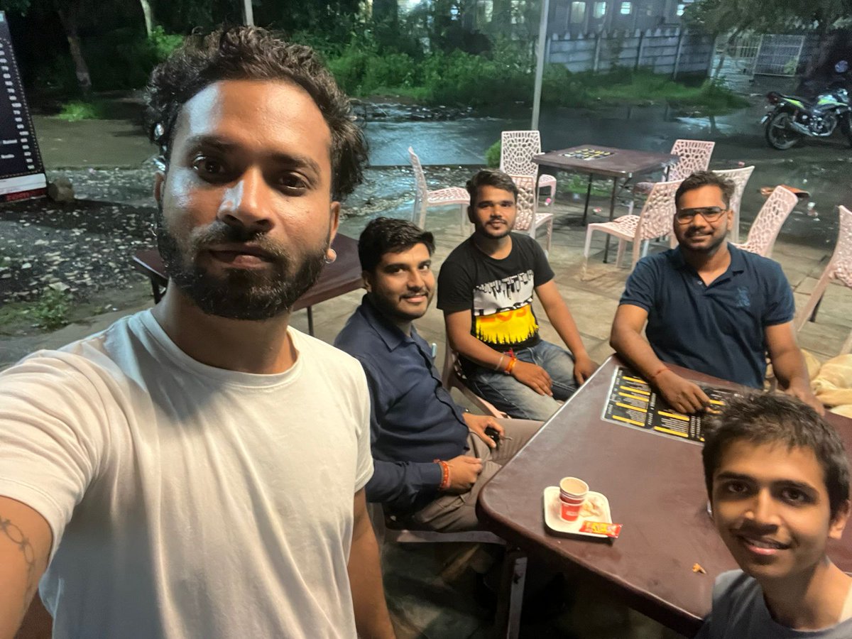 आज दिनांक 14/07/2023 दिन शुक्रवार को **एल. एन. चिकित्सा महाविद्यालय भोपाल*- मे **NMO** की एक बैठक संपन्न हुई जिसमे मध्य प्रदेश &amp; छत्तीसगढ़ के महासचिव **डॉ. कुलदीप गुप्ता जी** व सह. सचिव मध्य भारत प्रांत **डॉ मोहन धोशिया** सर  का मार्गदर्शन प्राप्त हुआ |