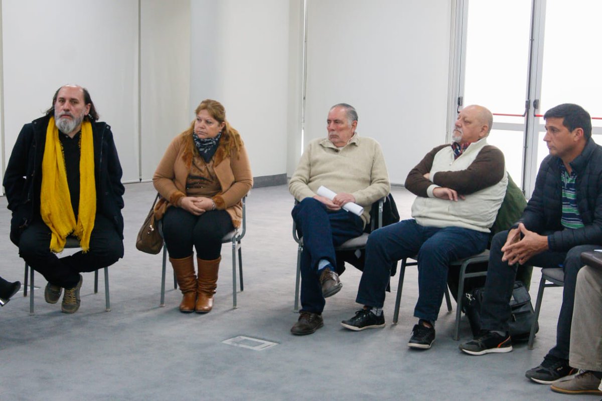 jmcapitanich's tweet photo. Hoy constituimos la Mesa Tabacalera junto a acopiadores, cooperativas y productores con quienes trabajaremos en generar mejores oportunidades para potenciar la industria tabacalera en la provincia 🌱🌿 https://t.co/f9rwEVNWJc