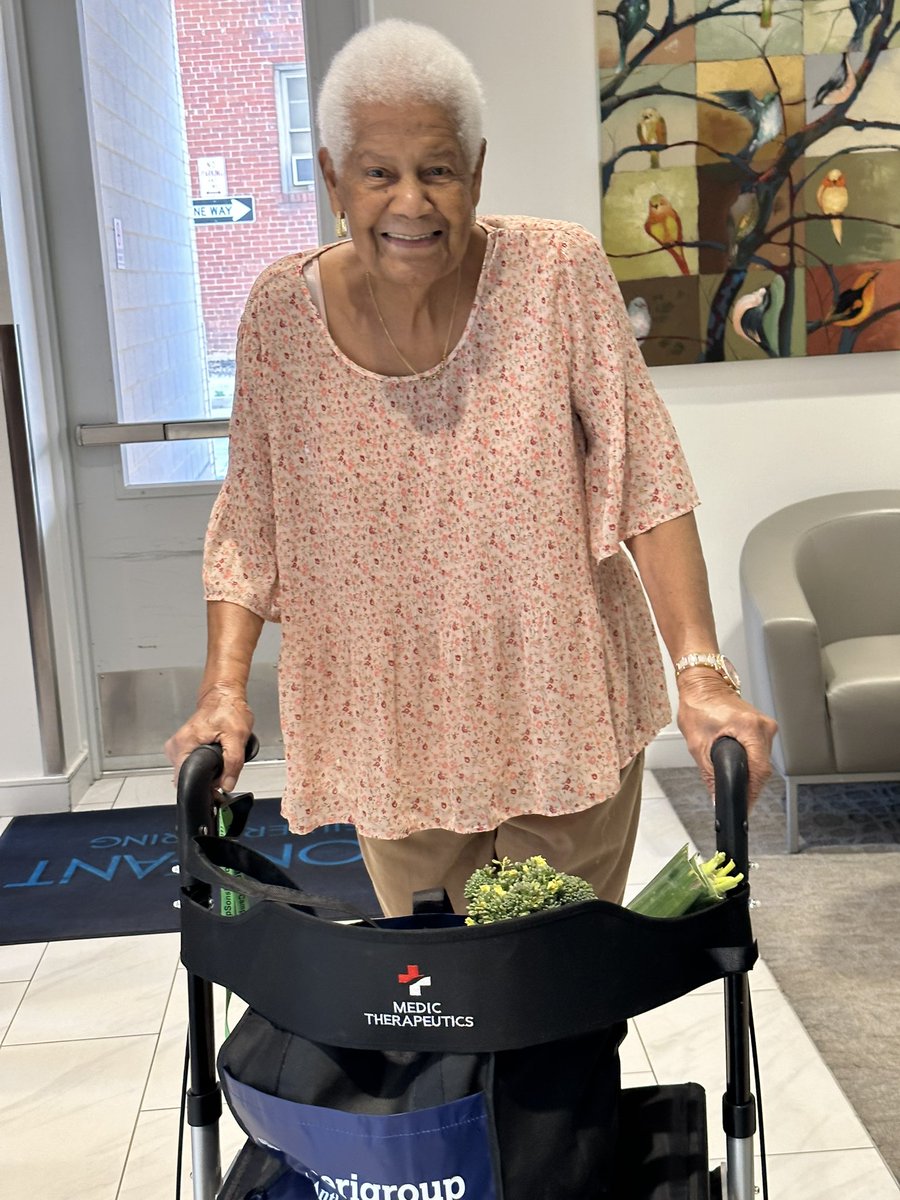 Healthy eating makes for happy seniors! Our thanks to @imperfect_foods @wellpoint @BonifantDTSS