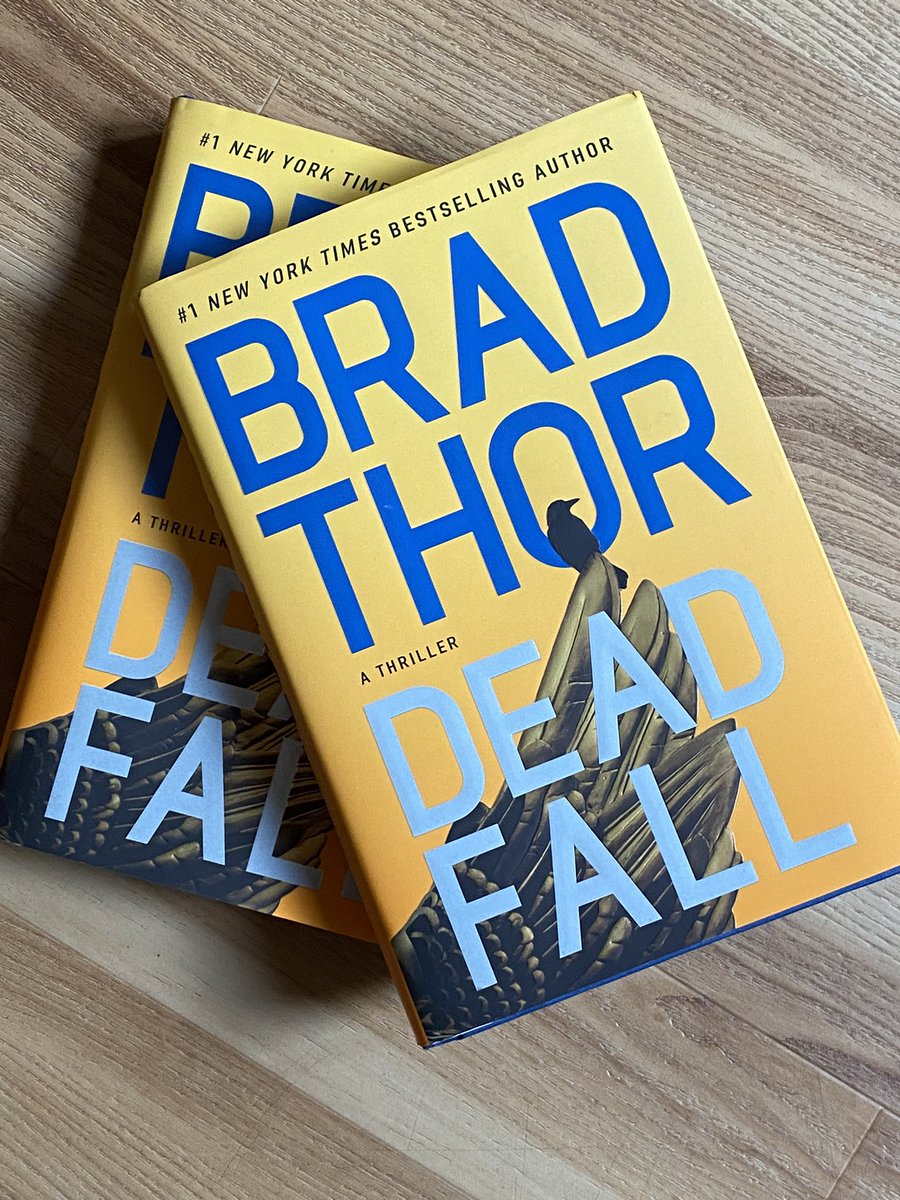 AtriaMysteryBus's tweet image. “This is a hyper relevant thriller novel”—@guypbenson to @BradThor on DEAD FALL

“This is the first time I’ve ever done something kind of in real time as events were unfolding on the world stage.”—Thor to Benson on DEAD FALL

DEAD FALL coming 7/25

Brad on @GuyBensonShow: 🎧
