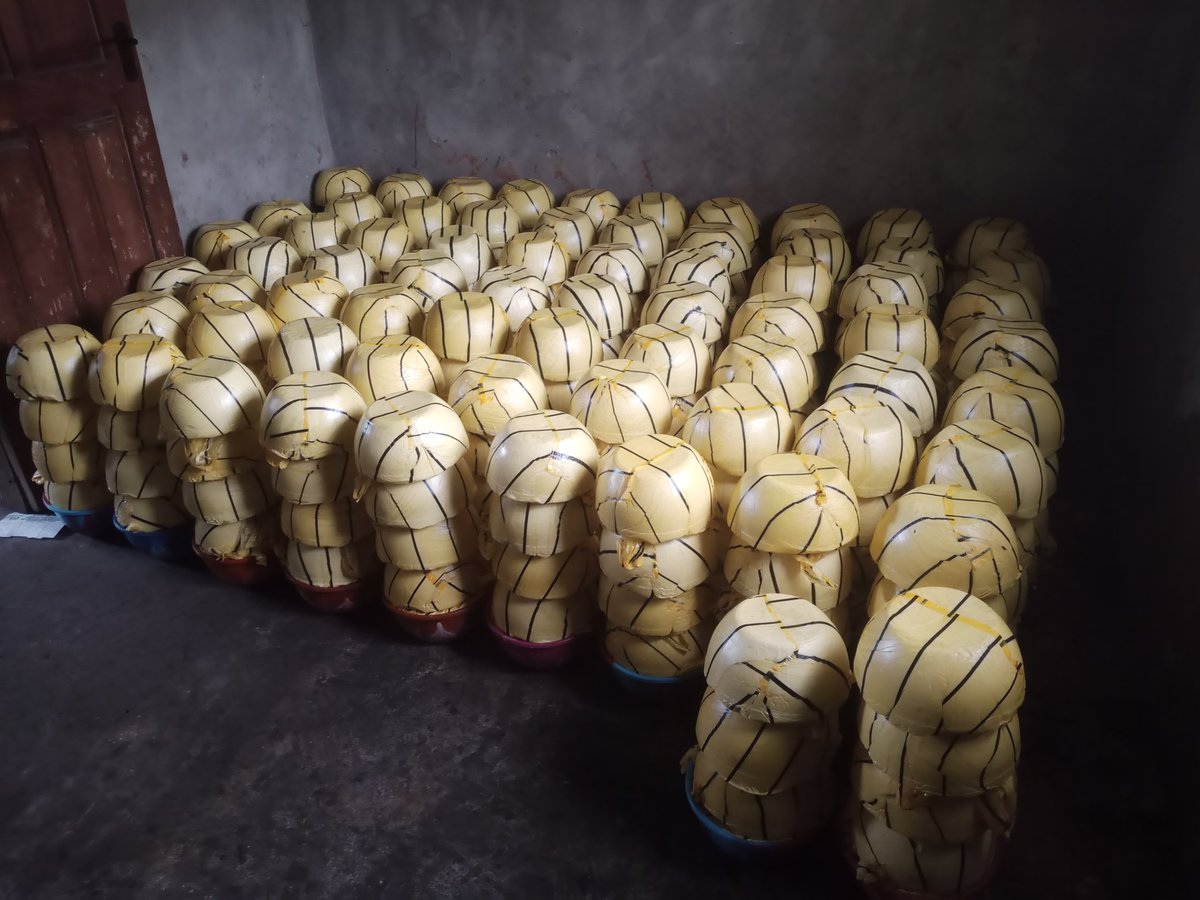 Adeyemi04583341's tweet image. Do you know an individual or cosmetics company that make use of Shea Butter in their production? Please do not hesitate to recommend us for Quality and Edible Raw Shea Butter
Our DM is Open to all prospective Customers...
#PureSheaButter #QualitySheaButter
#NaijaRawSheaButter