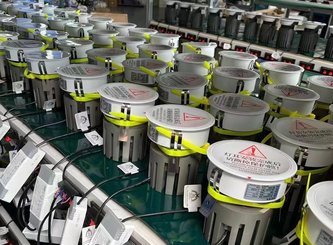Dona27676154's tweet photo. 1. Consistent Light Color: COB LED Down Light ensures excellent light color consistency, delivering consistent lighting effects across individual fixtures and entire lighting systems.
2. Accurate Light Distribution: COB LED Down Light achieves https://t.co/3dprA9pjsW