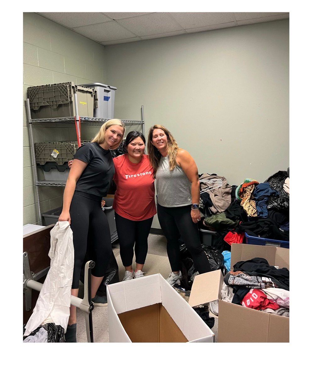 We had a wonderful group of volunteers from Bridgestone America's, Inc., and Hands on Nashville last night. Thank you to all that joined and the Bridgestone team for supplying the items. We appreciate your radical compassion and dedication to helping your community.