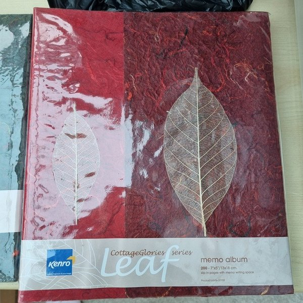 OFFER: Photo albums (Dursley, Cam) ilovefreegle.org/message/100834…