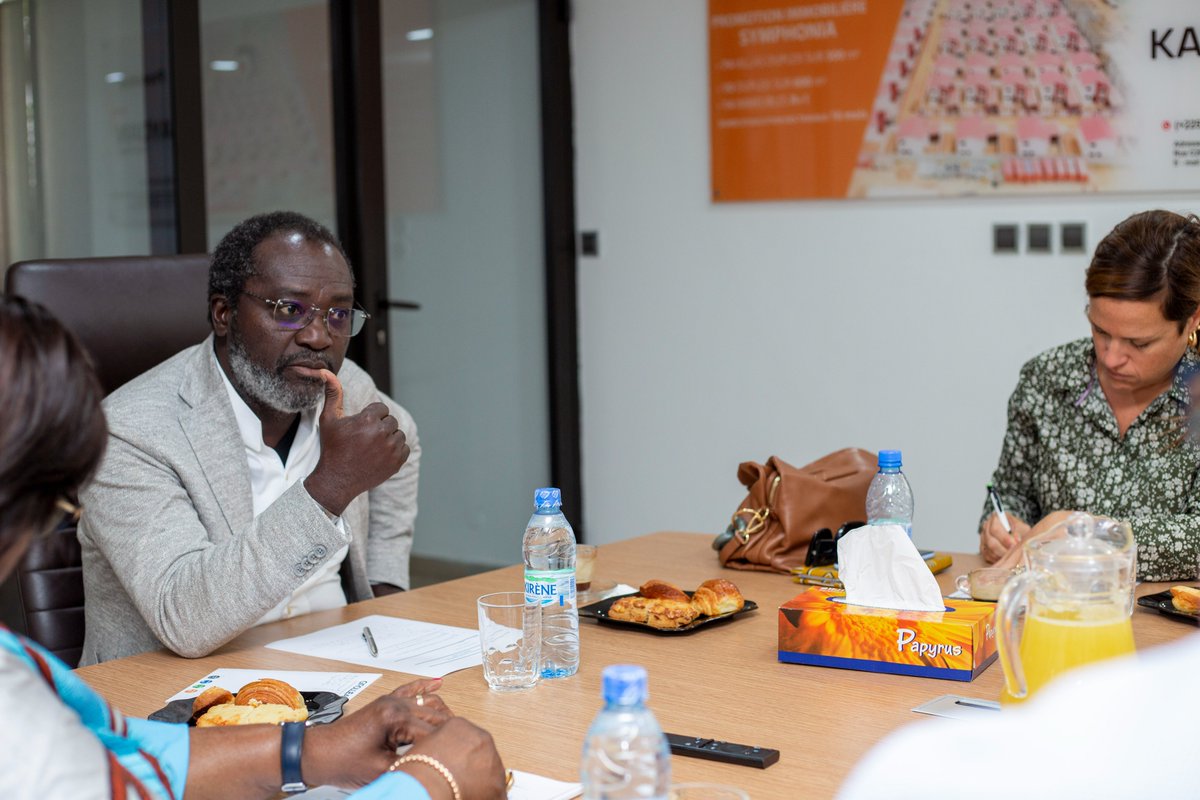 cccaci's tweet photo. Fructueuse réunion du bureau exécutif de la Chambre de Commerce Canada Côte d'Ivoire.

Une feuille de route ambitieuse avec un bureau motivé et enthousiaste et prêt à relever les défis à venir !

#CCACI 🇨🇦🇨🇮 https://t.co/fmhxULInPi
