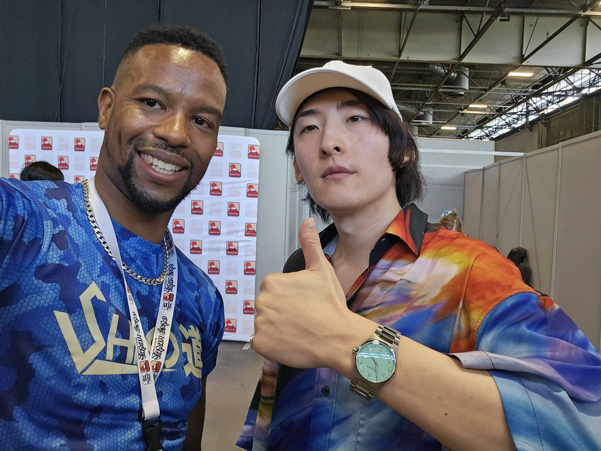 Ayyy yooo!! I went on stage after <a href="/VickeBlanka/">VK Blanka</a>!!

What a legend and the singer/composer of Black Rover and Black Catcher from the Black Clover anime