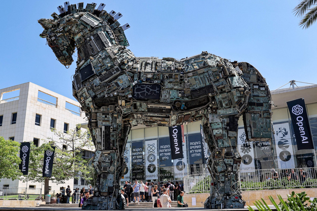 A “Cyber Horse”, made from thousands of infected computer and cell phone  bits, is displayed at the entrance to the annual Cyberweek conference  at Tel Aviv University. <a href="/Bajapreneur/">Bajapreneur</a> <a href="/SkyUpVenture/">Skyup Venture</a> <a href="/MetaConsultants/">Meta Consultants</a> <a href="/MetaDesignz/">Meta Designz</a> 
blog.wwwizzards.com/post/722834380…