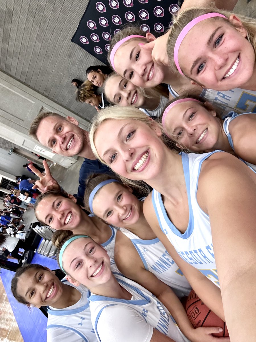 FuryPremier's tweet photo. 𝗦𝗘𝗟𝗘𝗖𝗧 𝟰𝟬 𝗦𝗘𝗦𝗦𝗜𝗢𝗡 𝗜𝗜 ✔️

We can't wait for Select 40 Finals! 

#FuryFam | @SelectEventsBB https://t.co/fpGa8kJ2xg