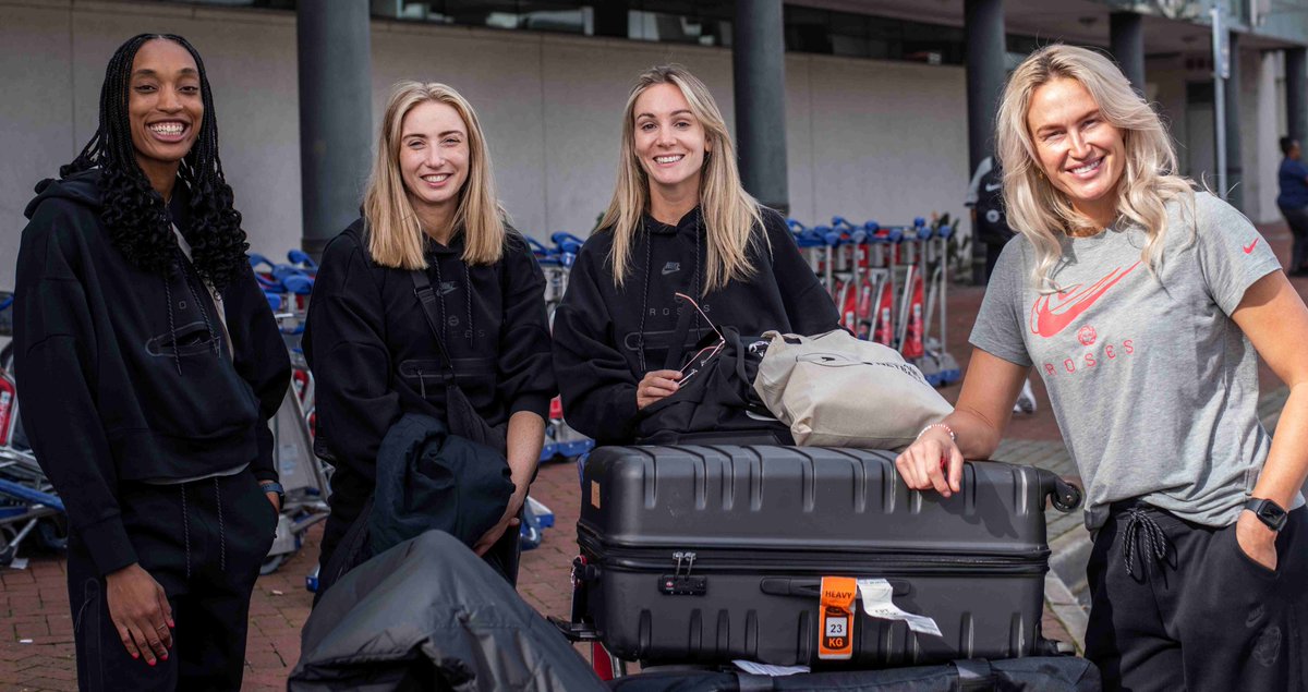 NetballWorldCup's tweet photo. Here we GO! 👏

Team @EnglandNetball have arrived in Cape Town!

Tickets are still available👇
https://t.co/wns9hG3j2m

🛬Hospitality &amp; travel 
👉 https://t.co/TgduNcfHBn 

✌️Official merch 👇
https://t.co/rwvihWQSIj

📸 Brenton Geach, Gallo Images

#NWC2023 | #PutYourHandsUp https://t.co/JwBMHUClyk