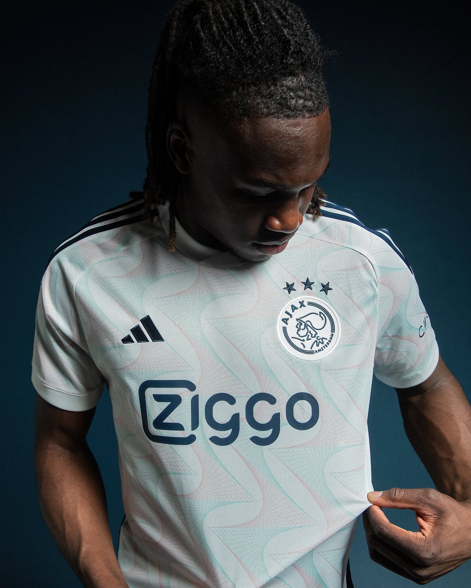 New in | Ajax 2023-24 Away

For the first time since 1988, Ajax use the colour white for the base of their away shirt.

🌍 Worldwide Shipping

🛒Shop Here - ow.ly/GMQs50Pby1V