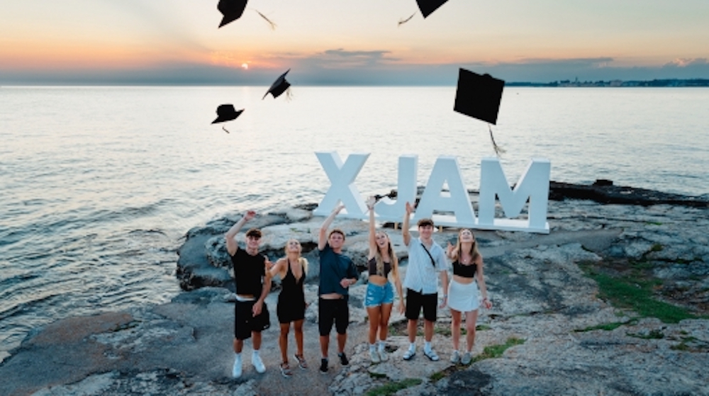 akhaelss's tweet photo. X-JAM: Europas größte Maturareise startet ausgebucht und ausgezeichnet in die Zukunft #Matura #Abi #Abitur #Reise #Tourismus #Schule #Bildung #Kroatien #Eventreise #Agentur #Eventagentur #Schüler #Travel #Destination #Werbung #Marketing #Sponsoring 🔗 https://t.co/lQQFLsJCgF https://t.co/ppXCUoaT3Z