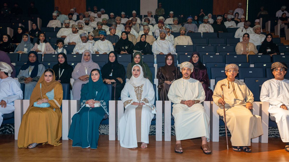 RoyalOmanFamily's tweet photo. 📸 | الاحتفاء بذكرى وضع حجر الأساس الذي تفضل بوضعه المغفور له السلطان #قابوس_بن_سعيد -طيب الله ثراه- لـ #متحف_عُمان_عبر_الزمان، تحت رعاية صاحبة السمو السيدة #ميان_بنت_شهاب آل سعيد. https://t.co/7rgk8BcBFu