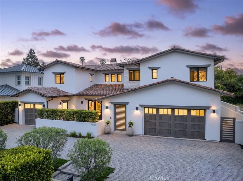david_weldon's tweet photo. Actor Miles Teller recently bought a home in Pacific Palisades, so he's selling his Studio City home. Let's take a look inside... https://t.co/AbT1sutCTX https://t.co/FDzd0MSNnw