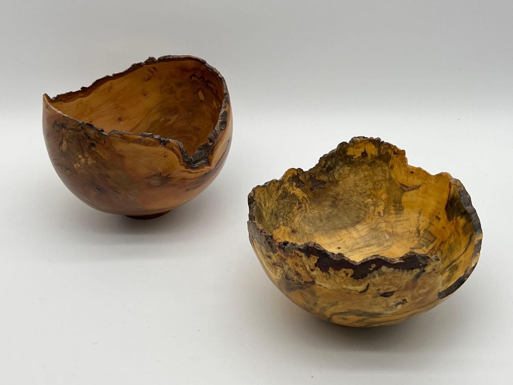 briggsauction's tweet image. Up next in our busy second half of July is The Jim Bewley Collection, which closes on Thursday, July 20th and features so many beautiful turned wood bowls. Head over to our website or app now to bid! #FinditatBriggs #Woodworking #StudioCraft #AuctionFind #BriggsAuction
