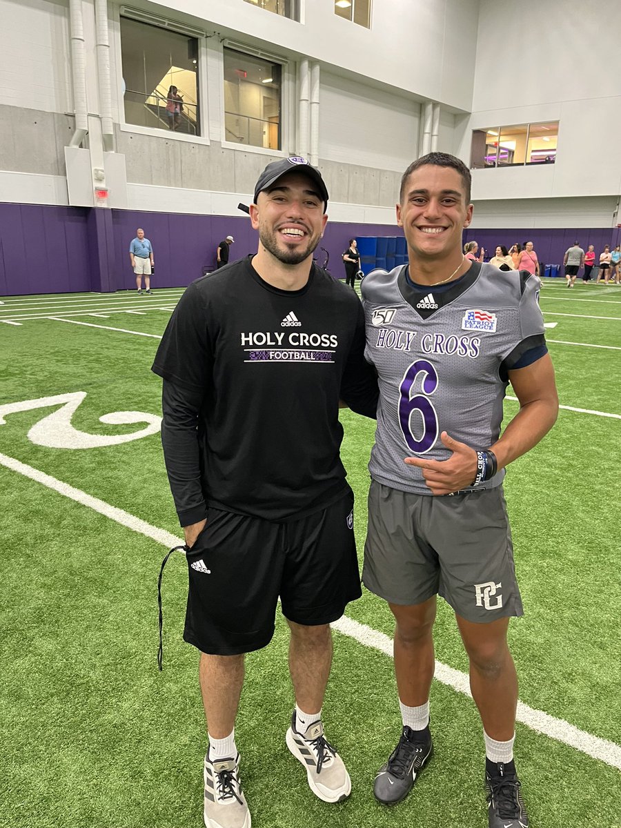 PatalanoChase's tweet photo. Thank you @CoachBobChesney @coachnickdella_ look forward to speaking in the next couple weeks. Had a great conversation #goholycross https://t.co/JDhvbzZDkB