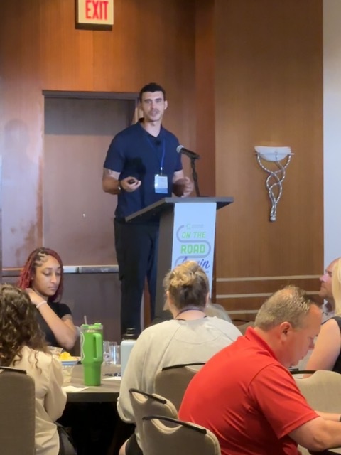 CystinosisCRN's tweet photo. Packed house this morning at #CRNnashville being led by CRN President, Jonathan Dicks. 

#cystinosis #RareDisease #welcome https://t.co/gvNhT5Crs7