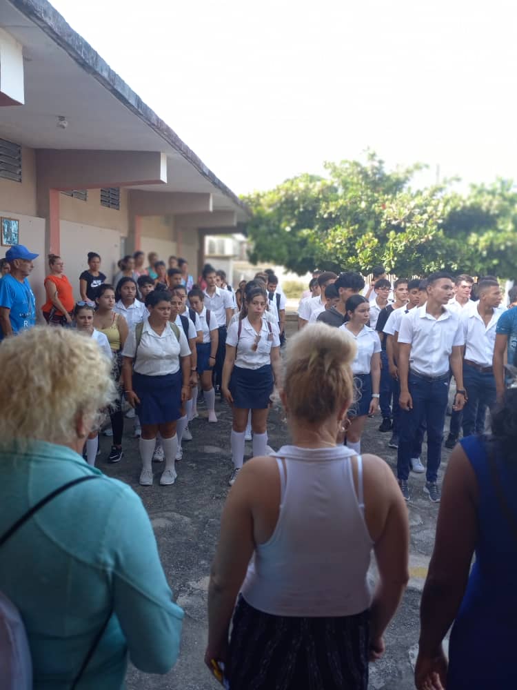 Hoy han completado los requisitos  de un plan de estudio y se han hecho merecedores del título de técnico medio que otorga la  enseñanza media superior, 109 estudiantes del   Centro Politécnico Rubén Martínez Villena de #CabaiguánEduca, #EducaciónSanctiSpíritus , #ETP
