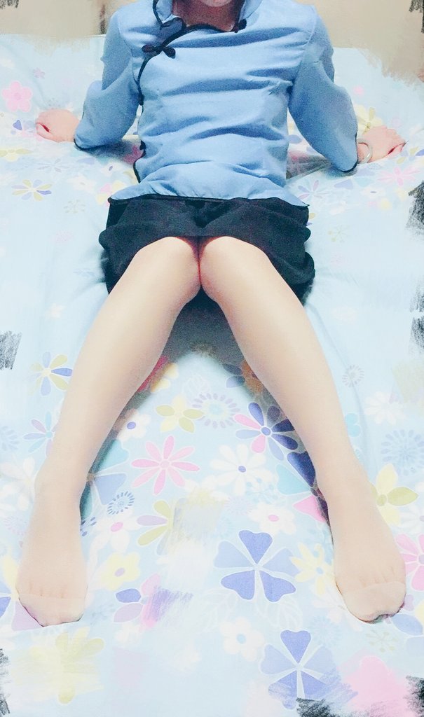 @mrds4444 这样的女学生吗？ https://t.co/y3LxlkQSHm