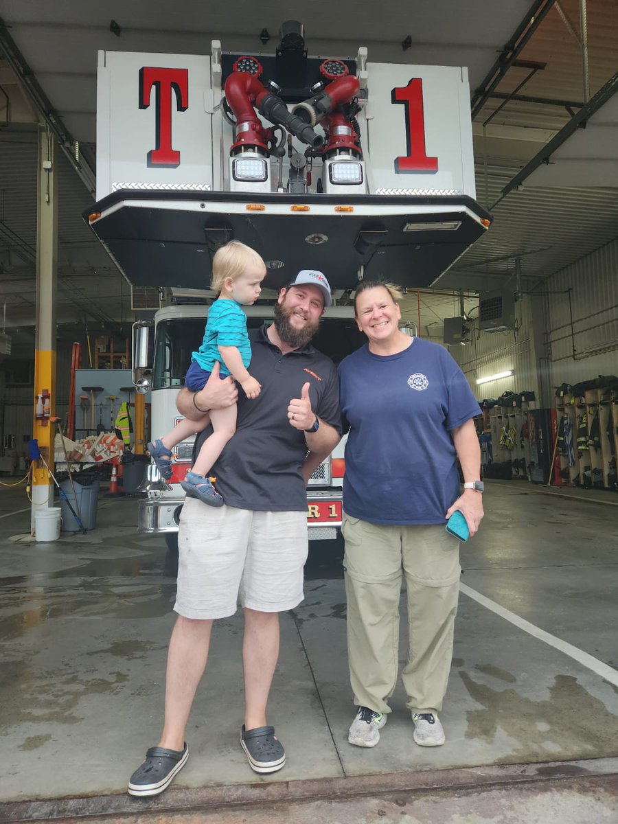 WCKitchen's tweet photo. First responders are working tirelessly to clear debris left behind by flooding in Vermont. Nick &amp; his son drove their smoker to Berlin—just south of Montpelier—to prepare dinner for firefighters in the area. On the menu: pulled pork, pasta salad &amp; coleslaw!
#ChefsForVermont https://t.co/aELka2xwCD