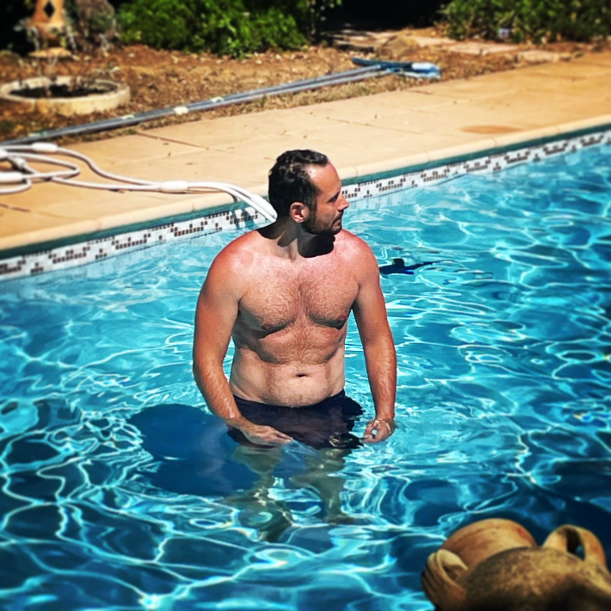 nicolas_robini's tweet photo. Des vacances dans le sud pour moi c’est à chaque fois comme un retour aux sources ! ✌🏼

#holidays #bodysummer #summer2023 https://t.co/xMSXIjv6cq