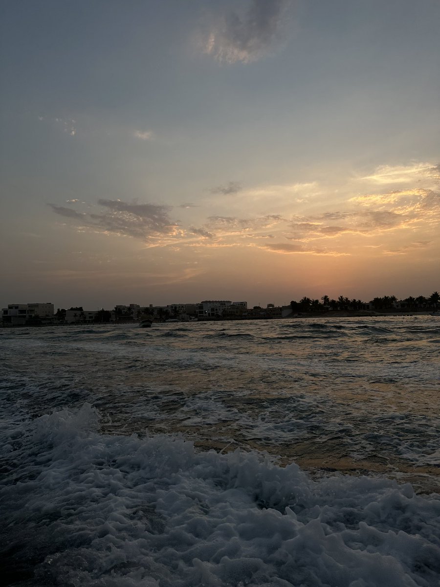 aili_xe's tweet photo. جمال البحر 💙 https://t.co/PnazMHQCy8