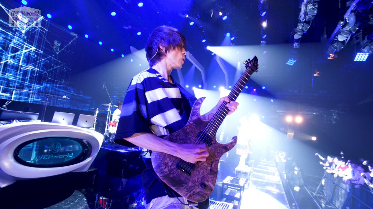 UVERworld_ROOM's tweet photo. #UVERworldRoom 🏠
テレビ朝日で撮り下ろしたSPライブ全6⃣曲🎤
           ⏰本日23時～
#TELASA にて独占配信開始✨

23時までもう間もなく💕
#UVERworld の素敵なライブ🎤が待ちきれない✨

見逃した本編も未公開ﾄｰｸも何度も見られる‼️
＃TELASA で絶賛独占配信中⚡️
https://t.co/zENCAPdOY4 https://t.co/nlYrdGwwzB