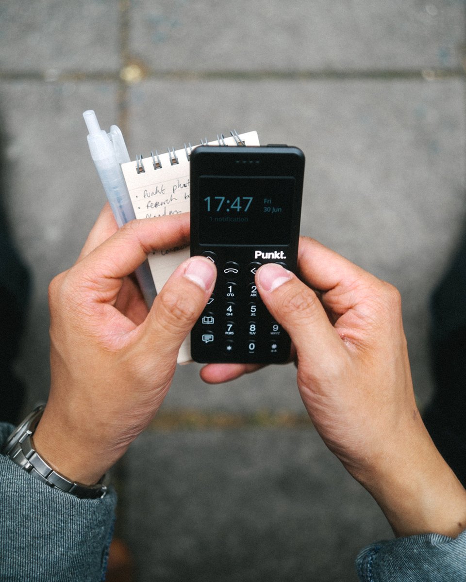 punkt's tweet photo. #PunktCommunity 'The Punkt. MP02 enables me to lead a more focused and intentional life, free from distractions.' Photo credits @Josephest: https://t.co/HWEvzNSqLP #PunktDesign #Focus #Rebalance #JasperMorrison #Design #DigitalMinimalism https://t.co/1aORZGncgk