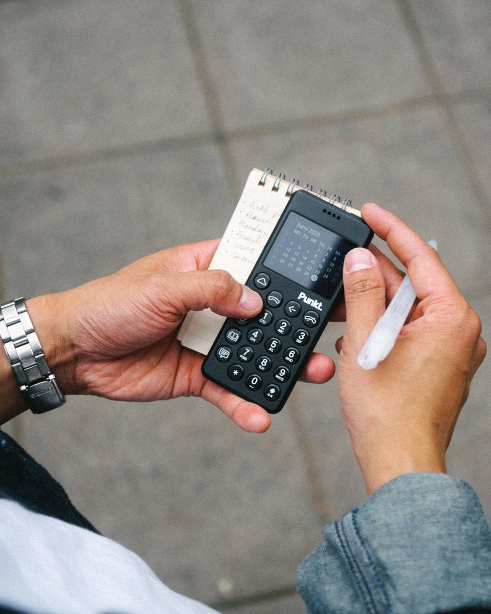 punkt's tweet photo. #PunktCommunity 'The Punkt. MP02 enables me to lead a more focused and intentional life, free from distractions.' Photo credits @Josephest: https://t.co/HWEvzNSqLP #PunktDesign #Focus #Rebalance #JasperMorrison #Design #DigitalMinimalism https://t.co/1aORZGncgk